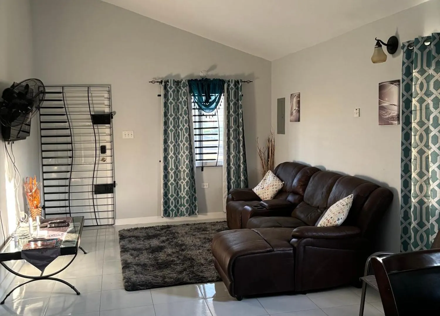 Cozy 2 Bedroom Old Harbour 자메이카